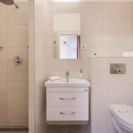Klauzal Garden City Apartments- Studio K31 Apartment